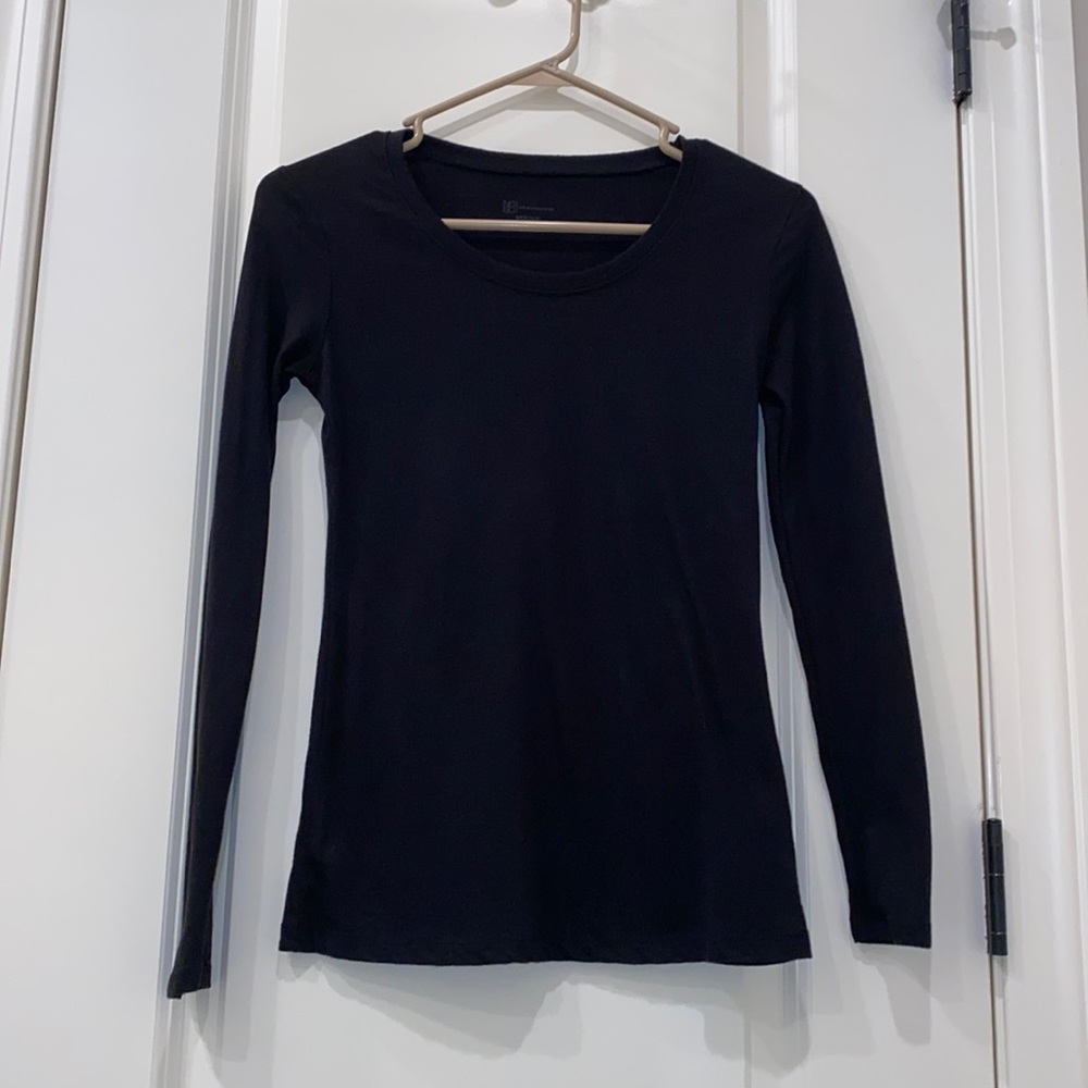 Black long sleeve t shirt